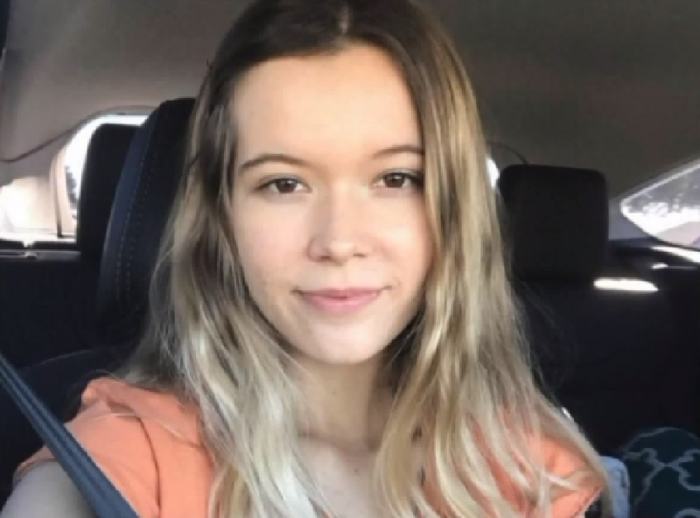 Roditelji gledali kako joj ajkula odgriza nogu! Plivala ka njima bez ruke, a pored nje u vodi bio MAMAC (VIDEO)