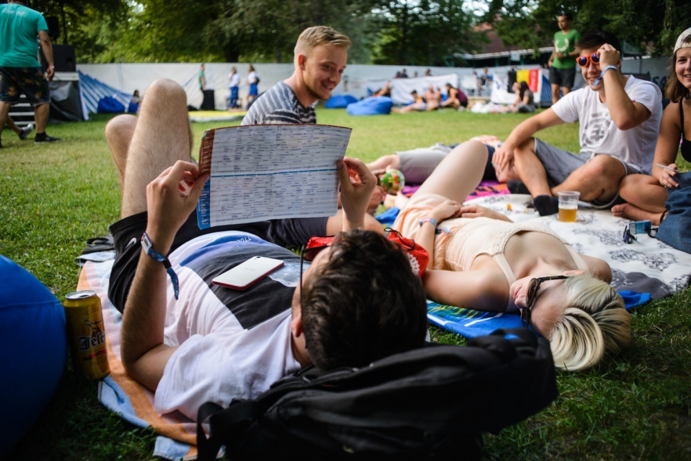 Idealna prognoza za najbolju zabavu na tvrđavi i peščanoj plaži u kampu!