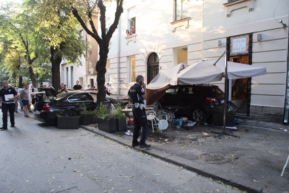 Poznato zdravstveno stanje porodice koju je udario BMW u Strahinjića bana!