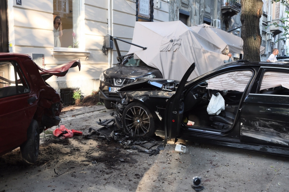 Pogazio ljude u Strahinjića Bana, tražio pištolj i hekler, a SADA JE TOTALNO PROMENIO PRIČU!