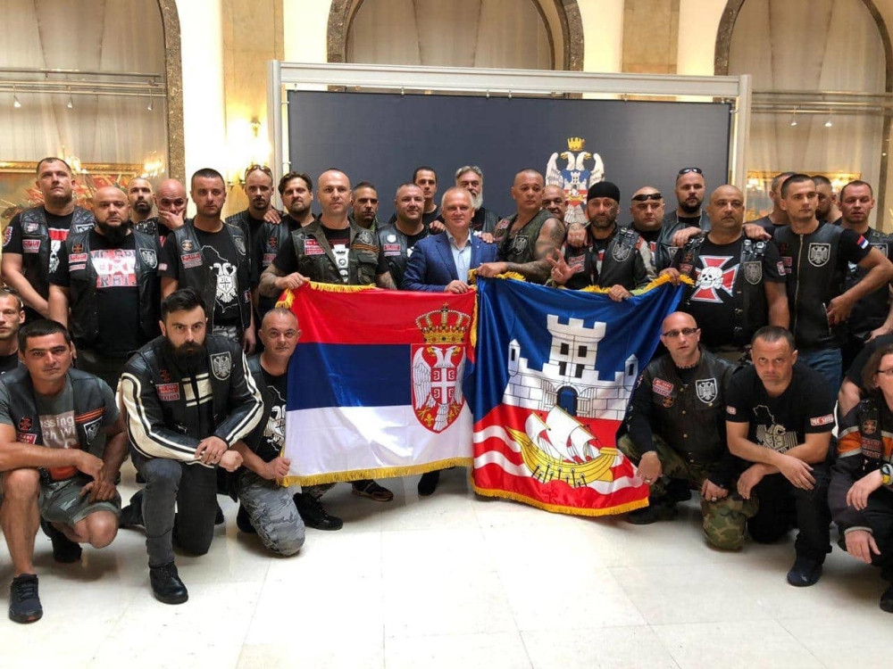 Vesić u znak podrške ugostio bajkere koji su krenuli na Kosovo i Metohiju!