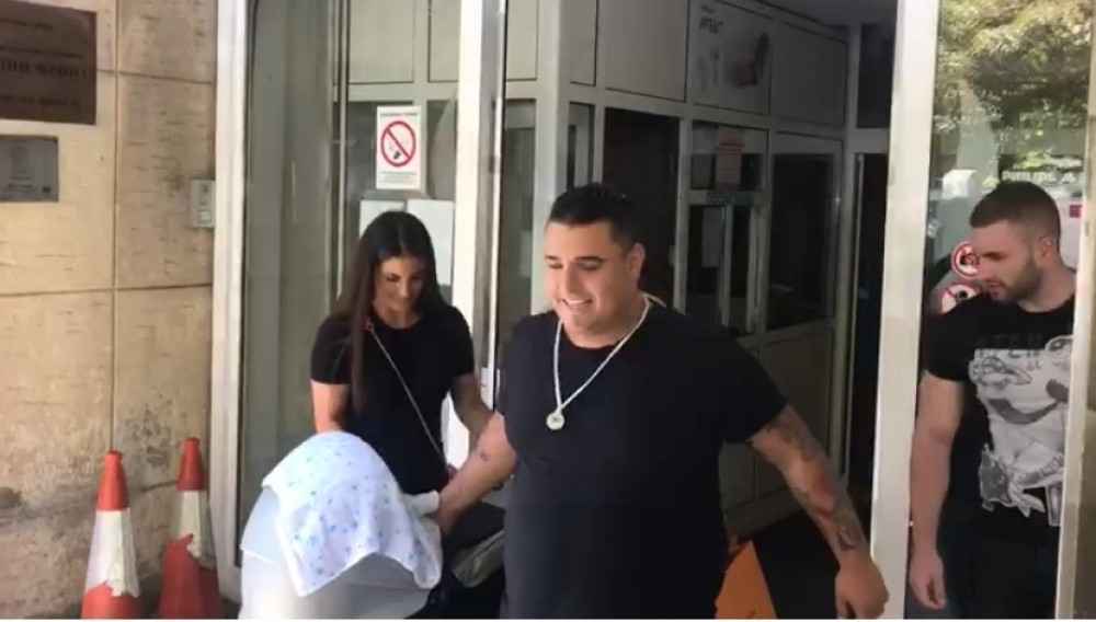 Darko Lazić nikad srećniji! Izveo sina i verenicu iz bolnice, pa otkrio kada se sprema fešta! (VIDEO)