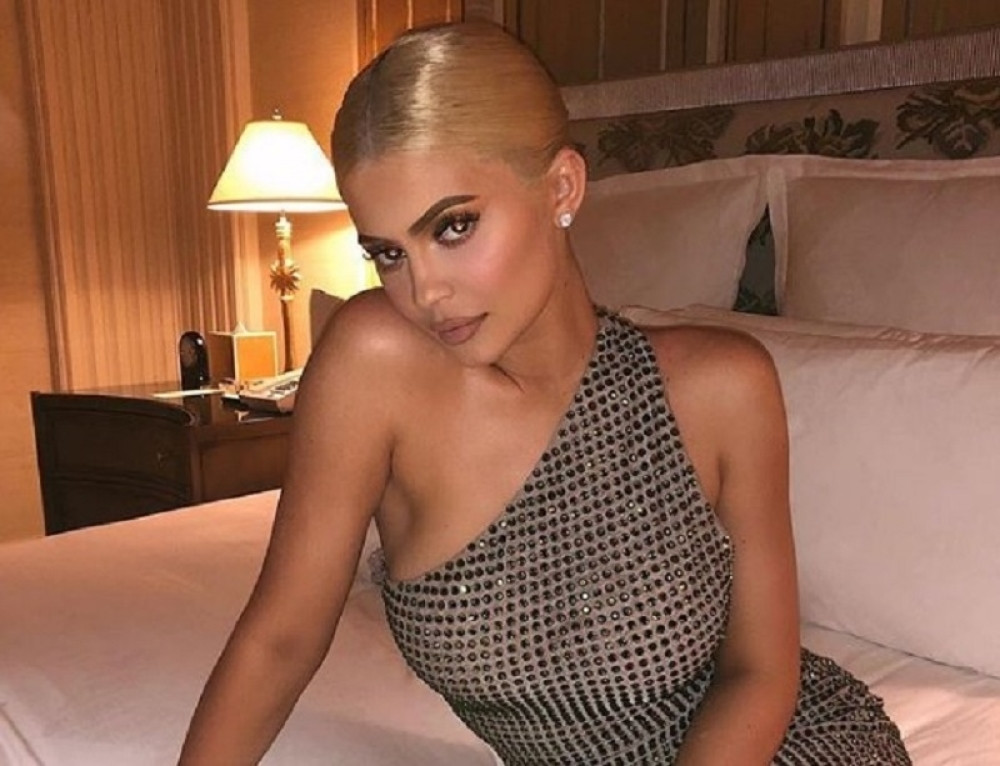 Ovako je najpoznatija influenserka Kajli Džener doslovno uplovila u Novu godinu (FOTO)