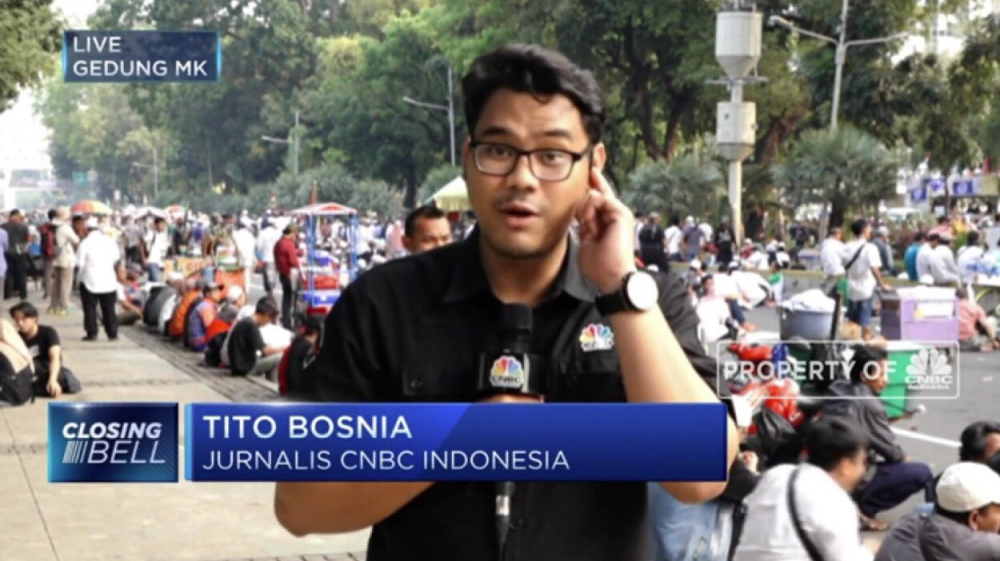 Kada budete videli kako se zove novinar CNBC, UMREĆETE OD SMEHA! Ima veze sa TITOM! (FOTO)