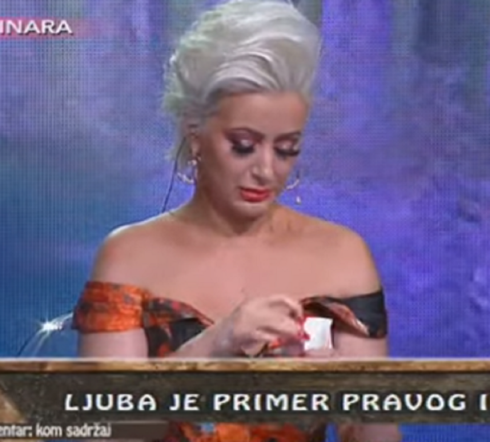 Nakon što je IZBAČENA iz Zadruge, Dušica joj pronašla neočekivanu STVAR u ruci! Uspela je to da PROKRIJUMČARI