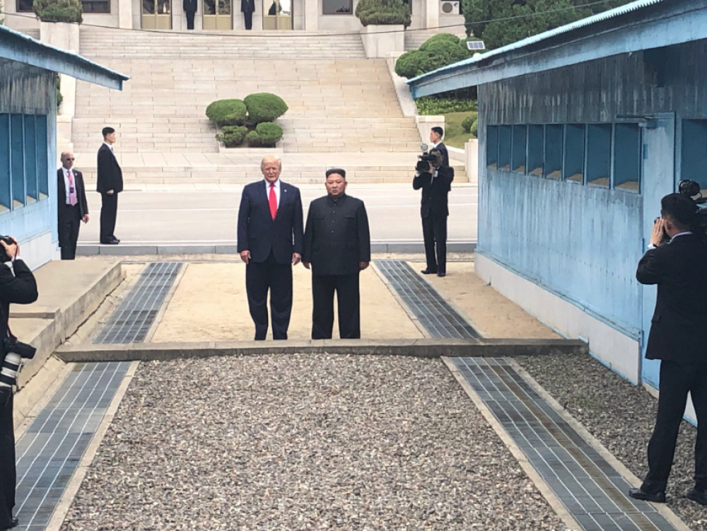 Tramp se pomirio sa Kimom, obezbedio zaleđinu, a sada postoji samo JEDAN CILJ!