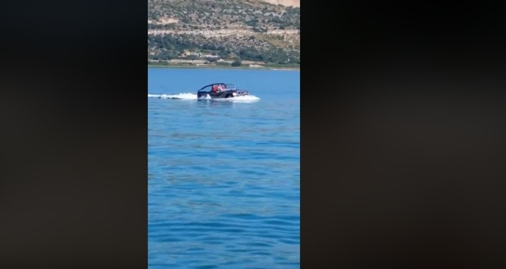 Ugravirala je svoje ime, a bez ovog sastojka ne bi preživela na pučini!