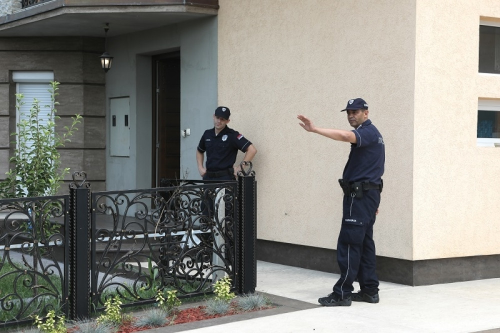 Komšije otkrile šta se čulo iz kuće u kojoj je očuh pucao na pastorku: Tragedija kod Požege još veća zbog ovih reči