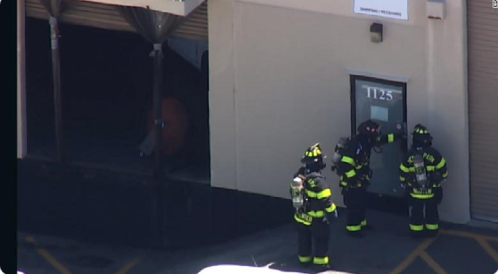 Panika u "Fejsbuku", ubačen SMRTONOSNI OTROV u zgradu, opšta evakuacija U TOKU! (FOTO)