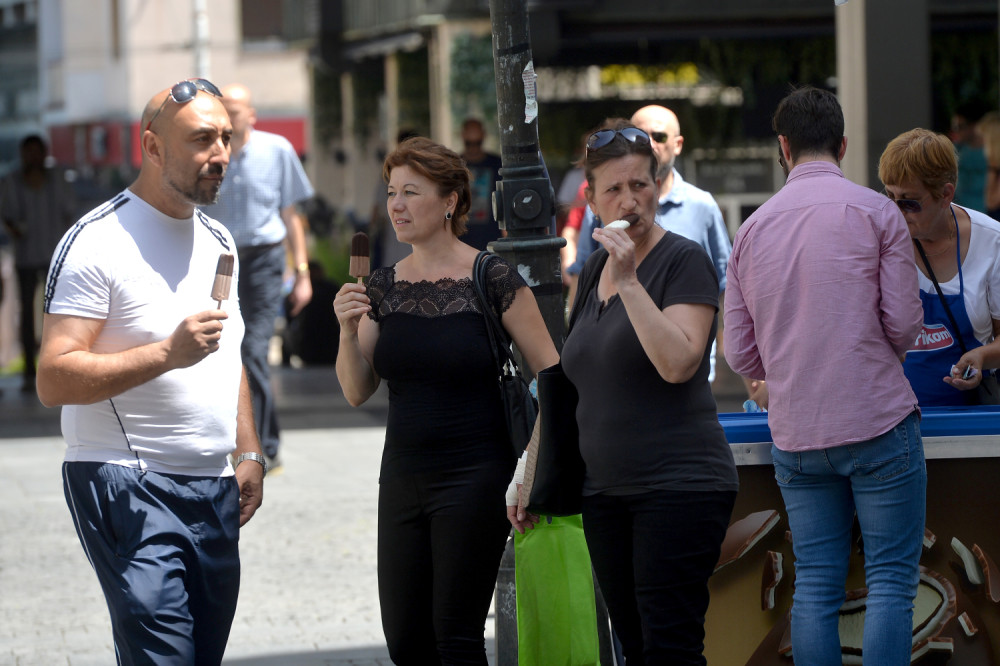 Danas ćemo se kuvati na 35 stepeni, a evo kada nam stiže osveženje!