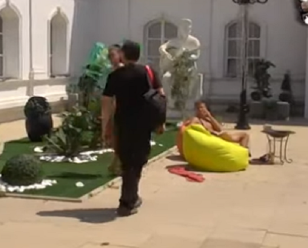 Veliki šef uveo NJEGA u Zadrugu! Vrisnuli kada su ga ugledali!