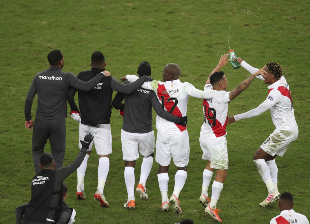 Meč za pamćenje, napunjena mreža Čilea, a Brazil ima PROTIVNIKA U FINALU (VIDEO)