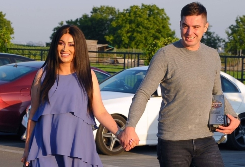 Ogasila se supruga Andreaninog bivšeg verenika: Ne zna ko će sad da joj nosi kofere!