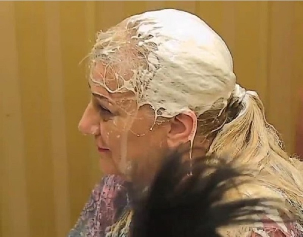 Vesna Rivas potpuno UNAKAŽENA! Užasna masa joj se sliva niz glavu, šminka spada a ona KIPTI OD BESA! (FOTO)