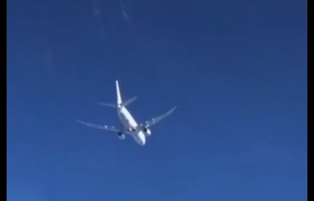 Poslali su patrolni avion, a onda pojavila se ZVER na nebu, bilo se samo "BRIŠIMO ODAVDE"