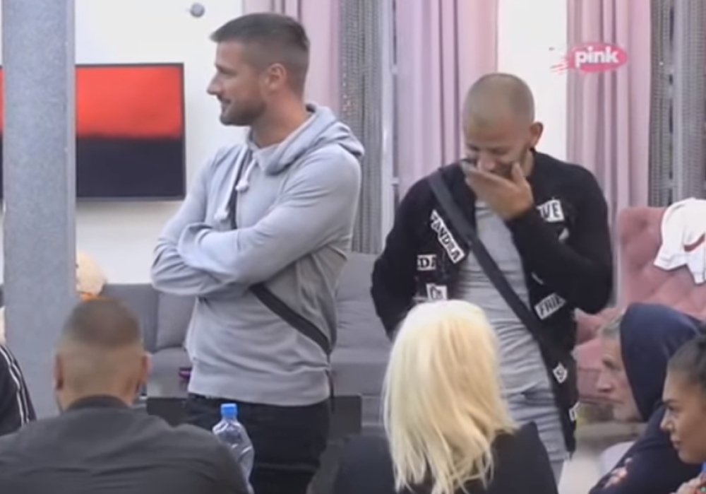 Bivši zadrugar nasred kluba igrao oko ŠIPKE! Svi ostali u šoku kada su videli šta radi! (VIDEO)