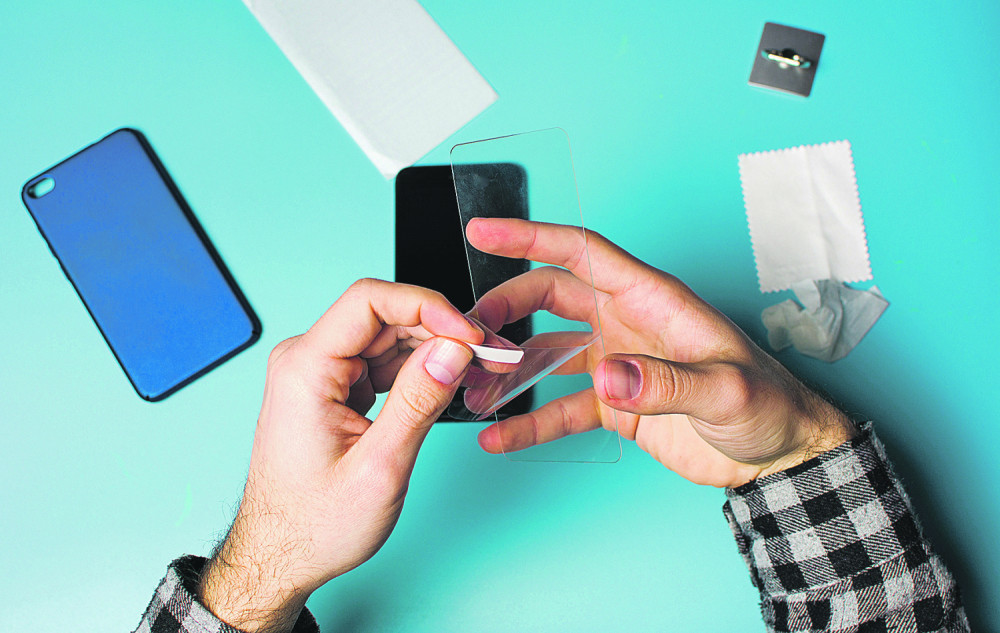 Da li ste znali da šta se sve dešava u vašem telefonu nakon svakog pada?!