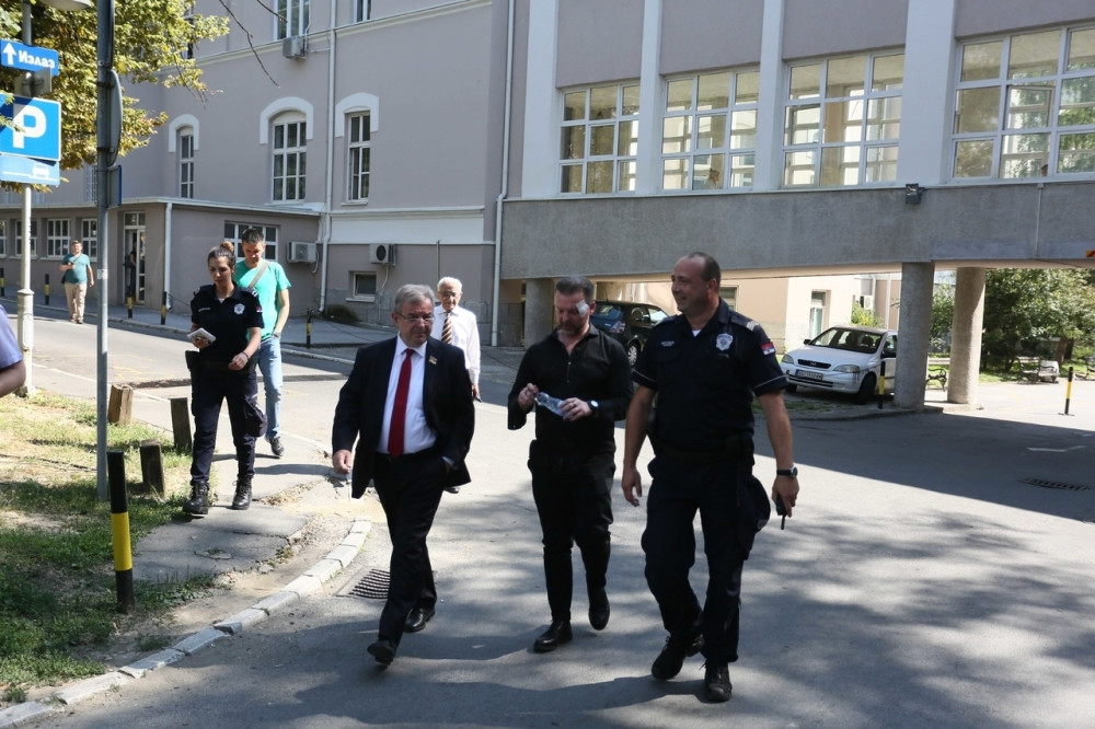 Simon je mrtav pijan prvo dao jednu izjavu u policiji, pa brzo promenio iskaz!