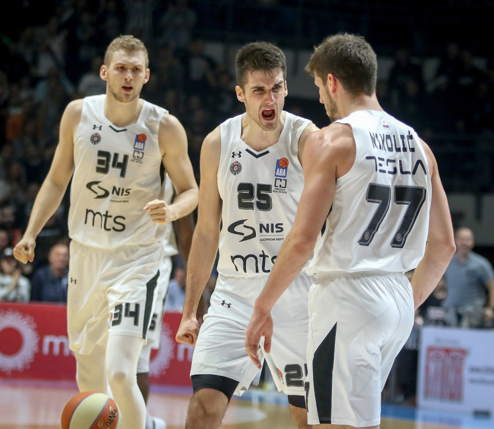 Zagorac prodao broj na dresu svom saigraču za 12.000 evra, oduševićete se kad vidite gde su pare završile!