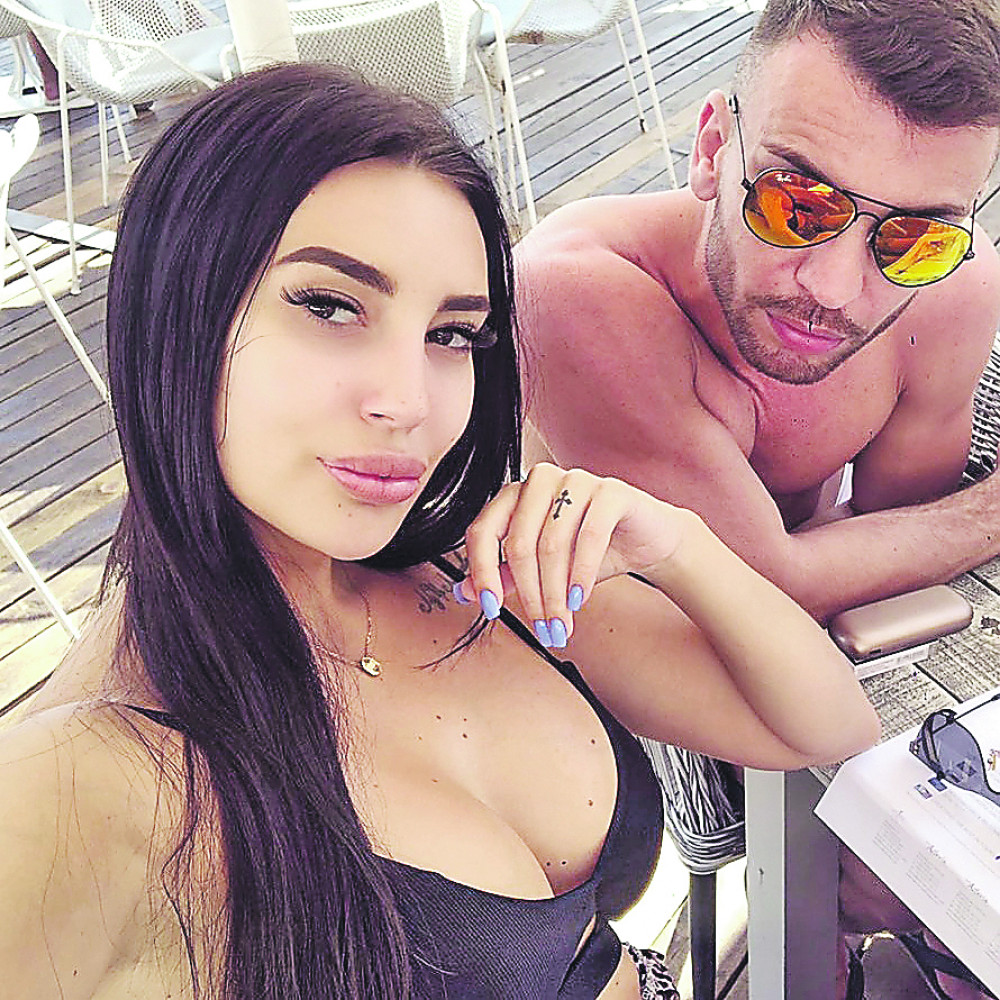 Katarina Grujić vrištala od bolova: Pevačicu ujela otrovna životinja