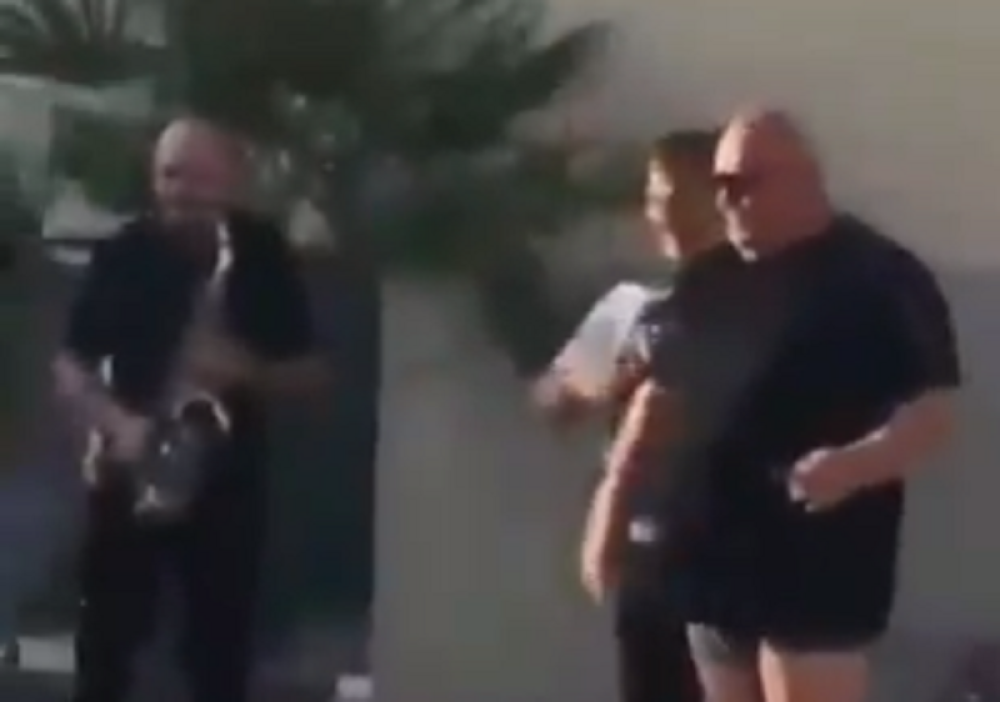 Ovako se uživa u životu! Na bazenu napravio ŠALU sa pevačem o čemu bruji cela Srbija! Dušmani neka PUKNU! (VIDEO)