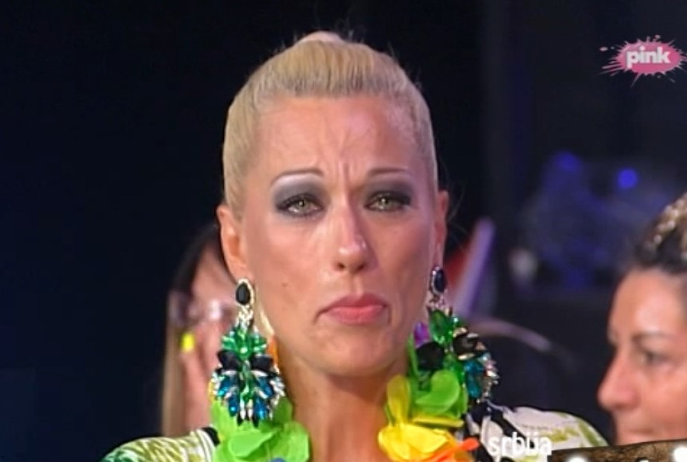 Uplakana Suzana tražila porodicu, ON je uhvatio za ruku i odveo! Niko ga nije ni primetio