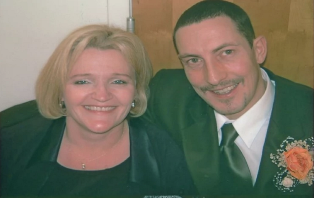 Venčali su se, a onda je nakon 14 godina braka on seo i saopštio joj nešto zbog čega im se ŽIVOT TOTALNO OKRENUO (FOTO)