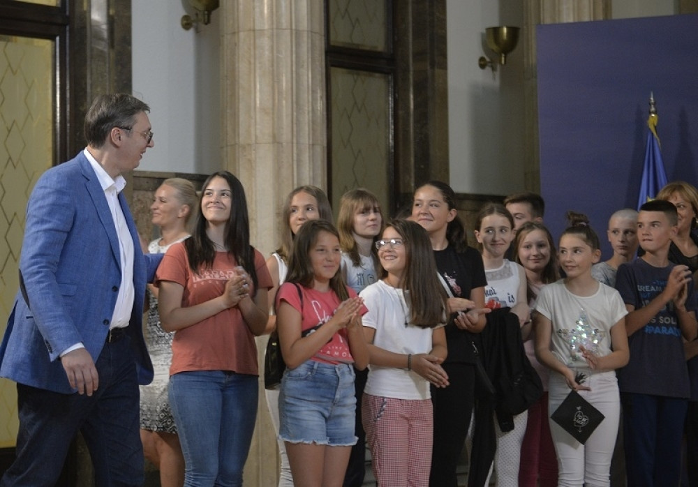Vučić uputio VELIKU PORUKU deci sa Kosova i Metohije, pa najavio posetu južnoj pokrajini! (VIDEO)