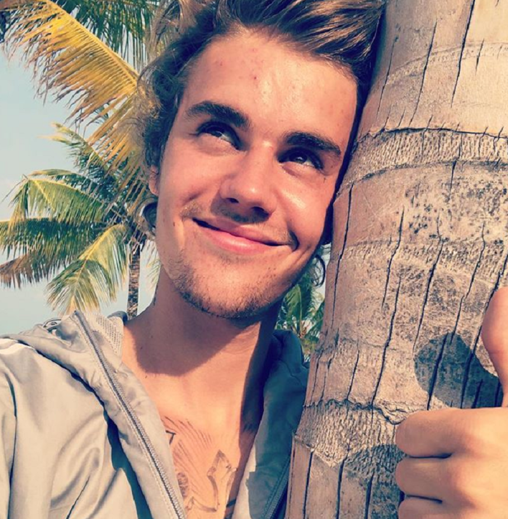 Pevač kojeg Srbi obožavaju se oženio u tajnosti, a sada ima veliki razlog za slavlje! (FOTO)