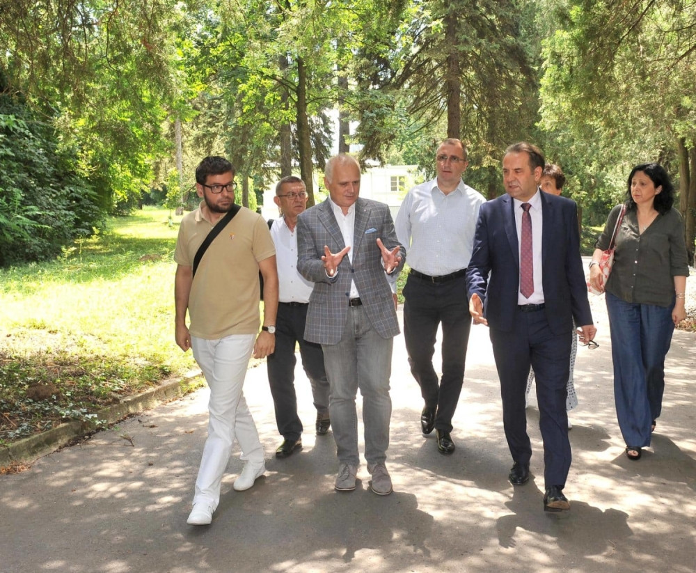 Vesić: Voda na levoj obalu Paliluli od danas i za piće