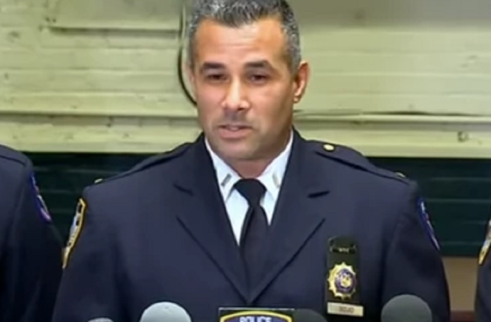 Policajci uhvatila ženu u krađi, umesto da je uhapse uradili NEŠTO NEVEROVATNO (VIDEO)