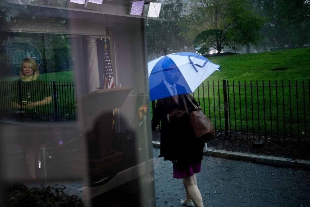Nevreme urnisalo Vašington! Voda u mlazovima probija krov u metrou! Scene koje svet nije očekivao ikad da vidi (FOTO, VIDEO)