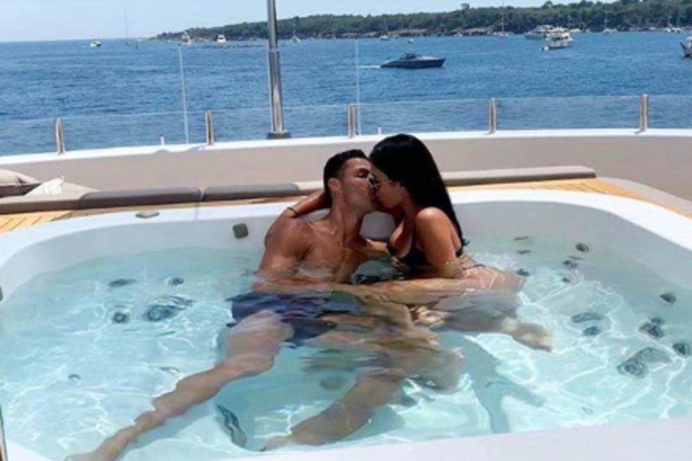 Kristijano i Georgina polu-goli i nasmejani od ranog jutra, a imaju i društvo (FOTO)