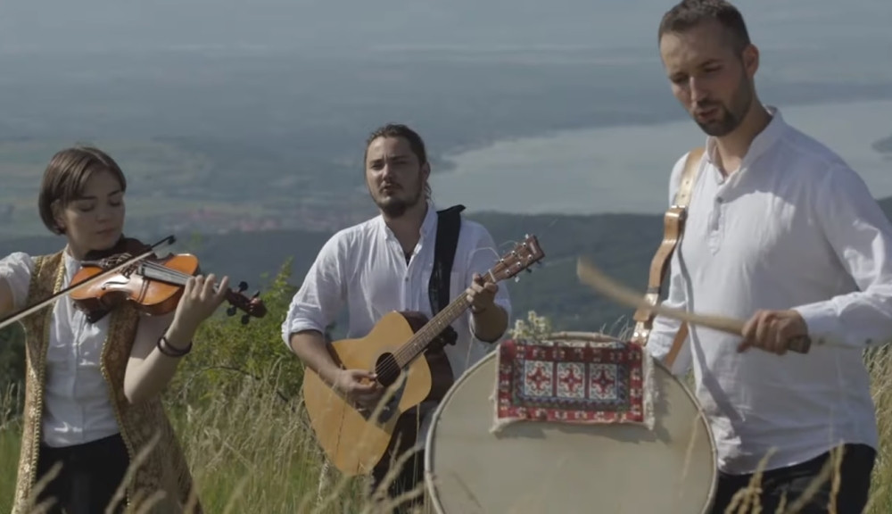 Monasi "zapalili" Jutjub fenomenalnim spotom