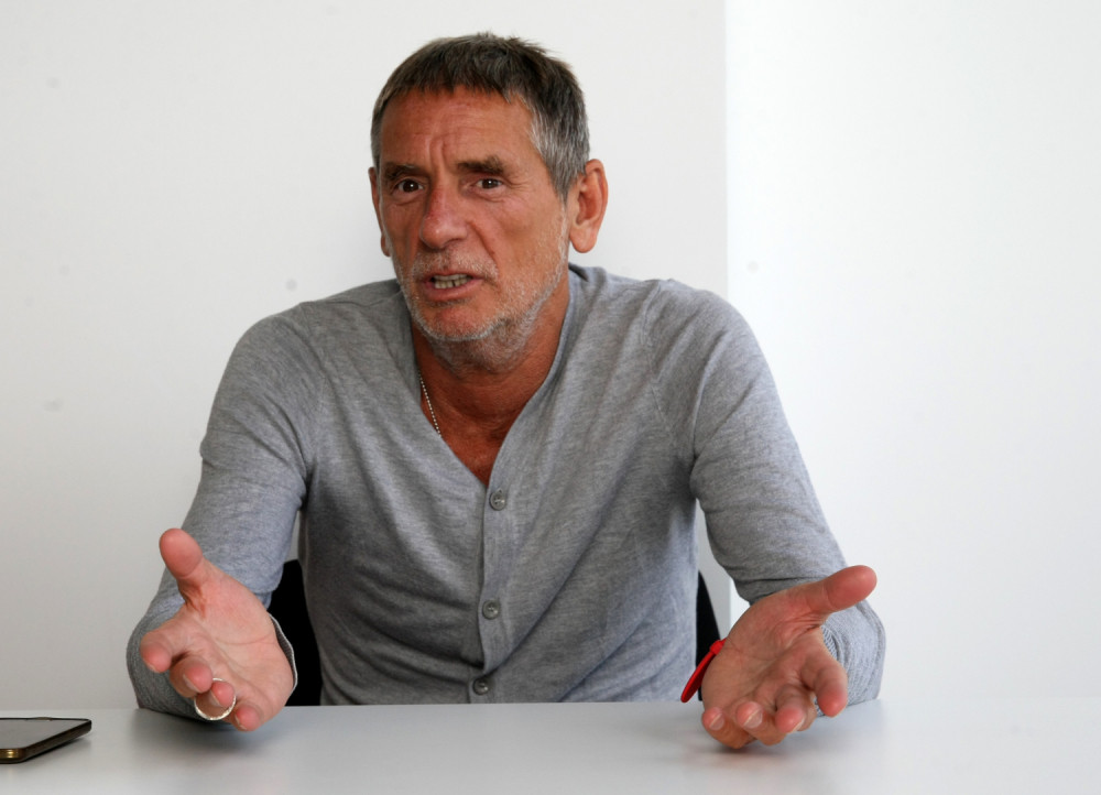 Lepi Mića napadnut nasred ulice! Muž bivše zadrugarke nasrnuo, prolaznici u šoku!