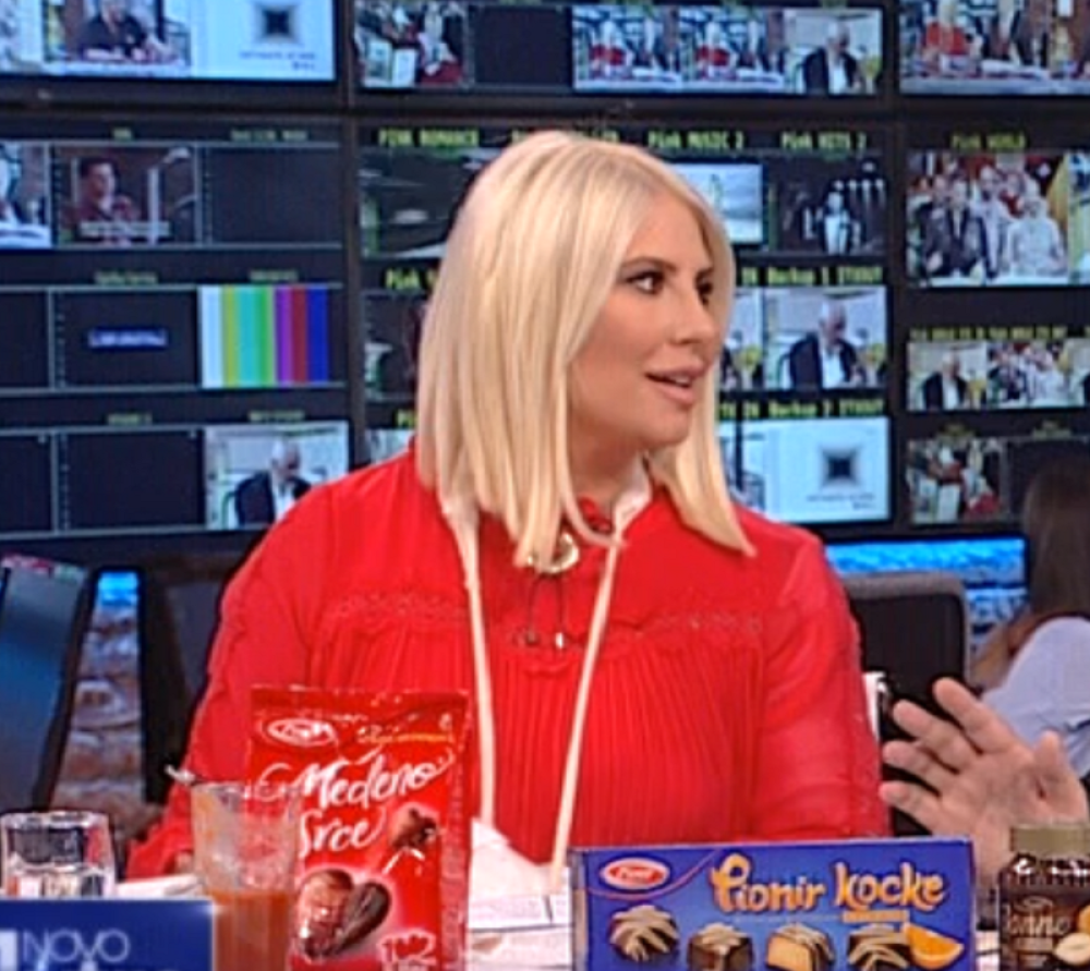 Dea Đurđević se POJAVILA u "Novom jutru", zablistala u crvenom, pa jednim potezom ostavila i gledaoce bez teksta! (FOTO)