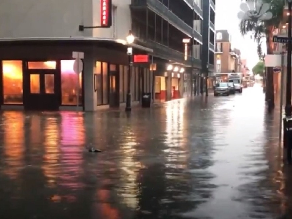 Pančevci u neverici gledali u nebo, kao da se PAKAO spustio na Zemlju! (FOTO)