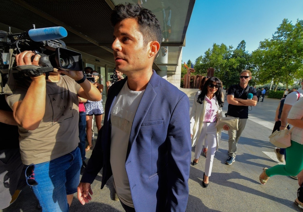 Slavni pevač ima osmoro dece, a sada je otkriveno da ima i VANBRAČNOG SINA (FOTO)