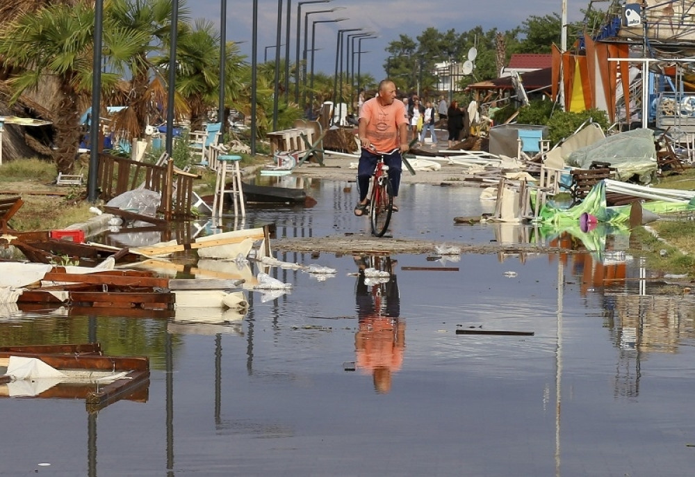 Alarmi u celoj zemlji, meteorolozi najavili NOVE OLUJE, na moru BURE, katastrofa od vremena cele sledeće nedelje!