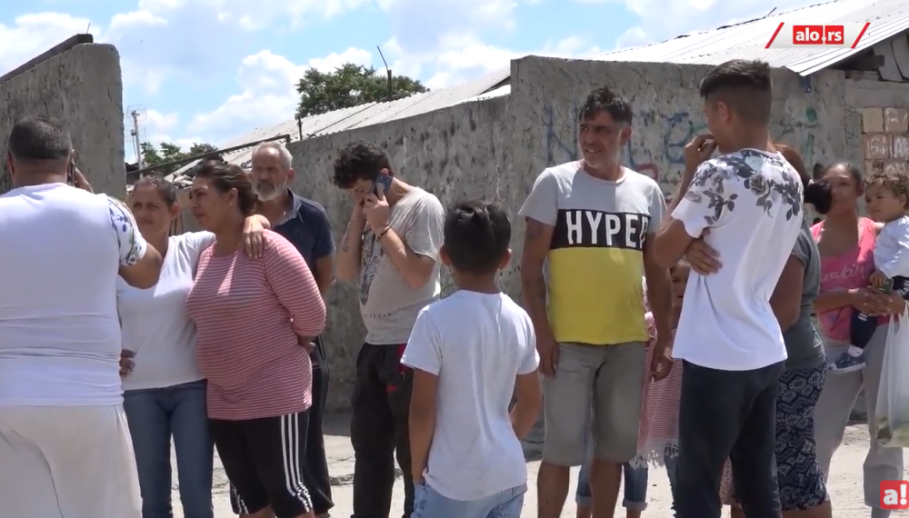 Kruži priča da niko iz "spoljnog sveta" nije uspeo da uđe... Dočekao nas je vođa Roma, Hadžija: Ima ku*vi, lopova, dilera, narkomana, robijaša! (HIT VIDEO SA LICA MESTA)