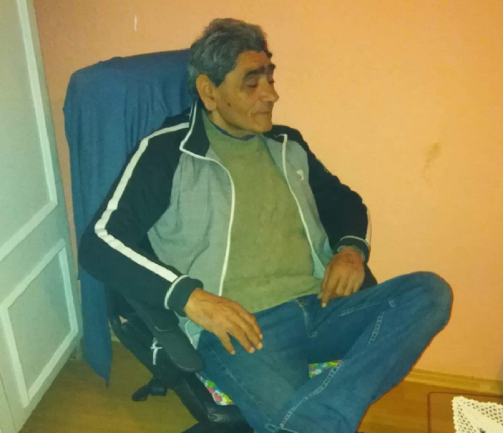 Pomahnitalog ubicu držalo trojica muškaraca koji su izjavili da "tako nešto nikad nisu videli"! (PAŽNJA!!! UZNEMIRUJUĆE! SNIMAK UBISTVA)