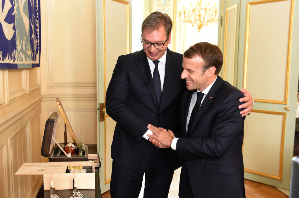 Makron po dolasku u Beograd ima samo jednu želju i to LIČNE PRIRODE!