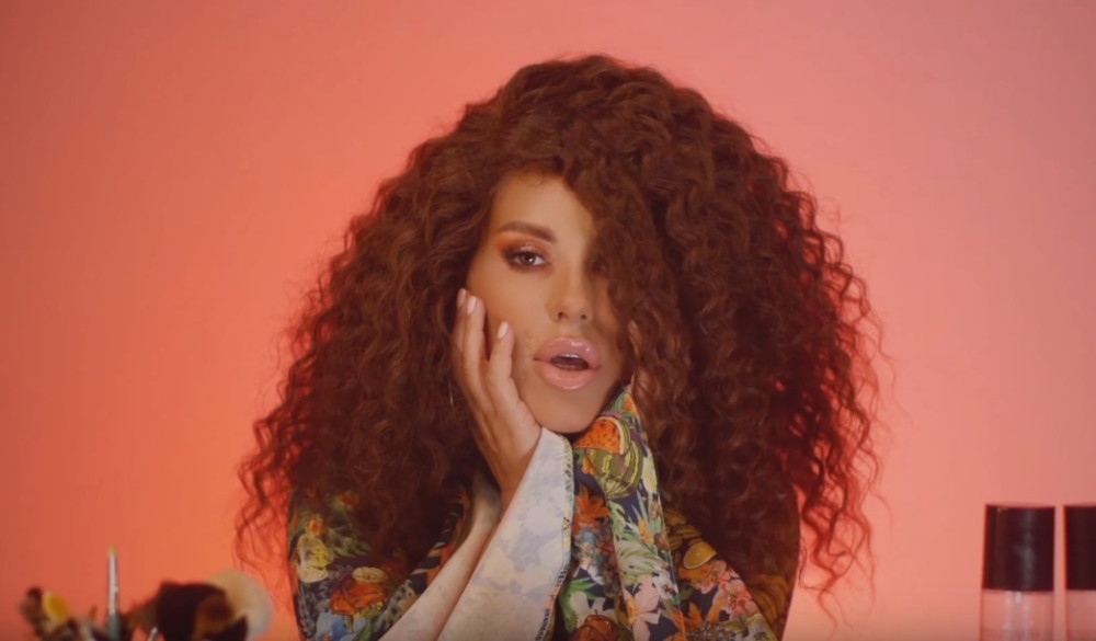 Trudnoj Seki racija prekinula nastup?! Aleksićeva odlepila, gazda lokala je smirivao a publika se razbežala!