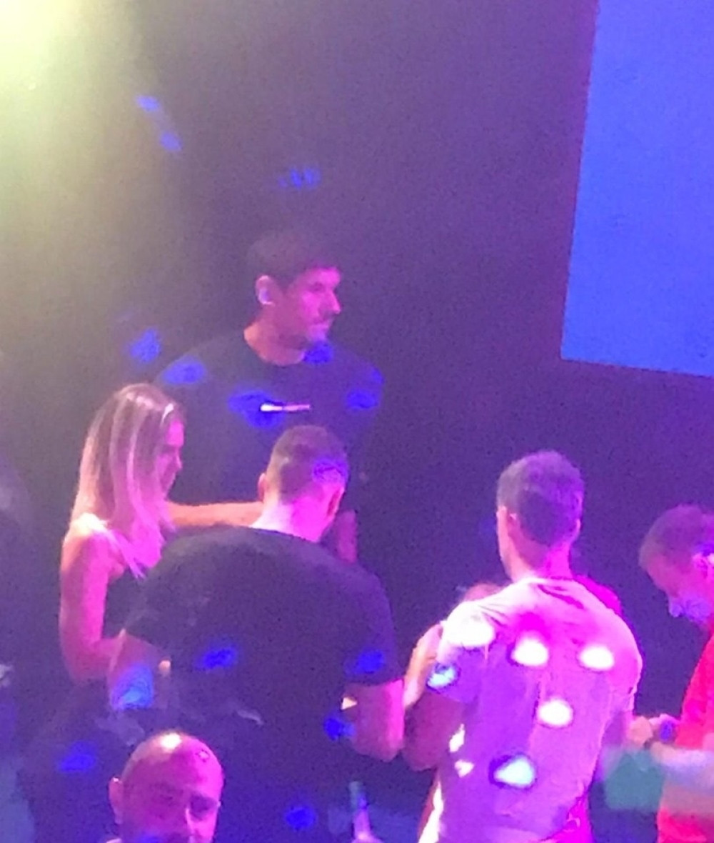 Atmosfera je bila mrtva, a onda je DI-DŽEJ BOBI jednim hitom zapalio klub! (VIDEO)