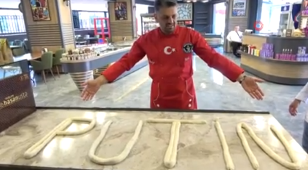 Spremio sam mu četiri kilograma pite "zeljanice" i ODMAH posle pečenja šaljem pravo u KREMLJ, da se predsednik počasti!