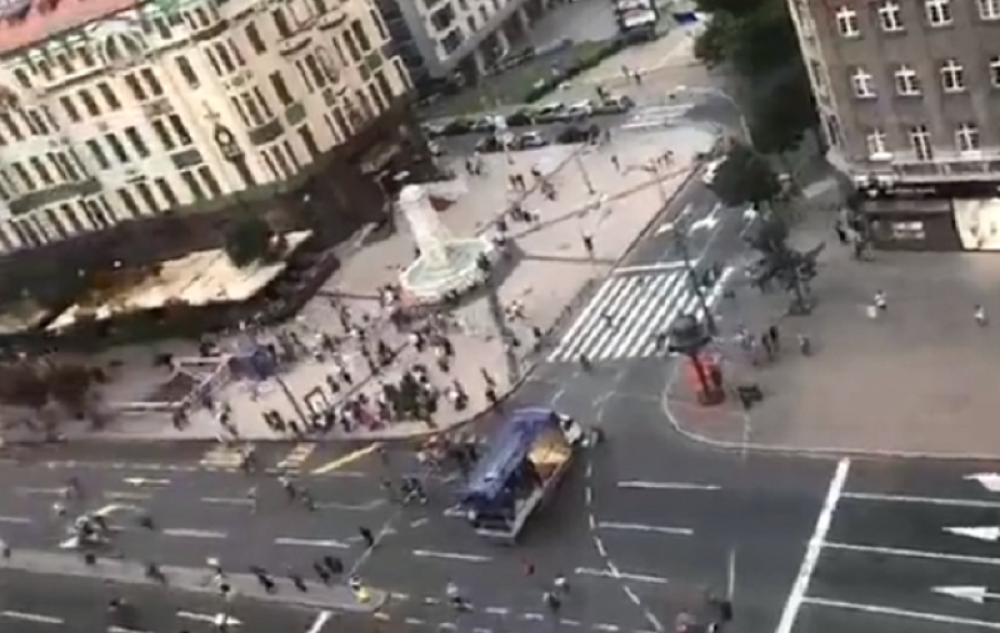 Na Đilasovom, Jeremićevom i Obradovićevom protestu okupilo se... Čekajte, ne, nije se okupio NIKO (VIDEO)