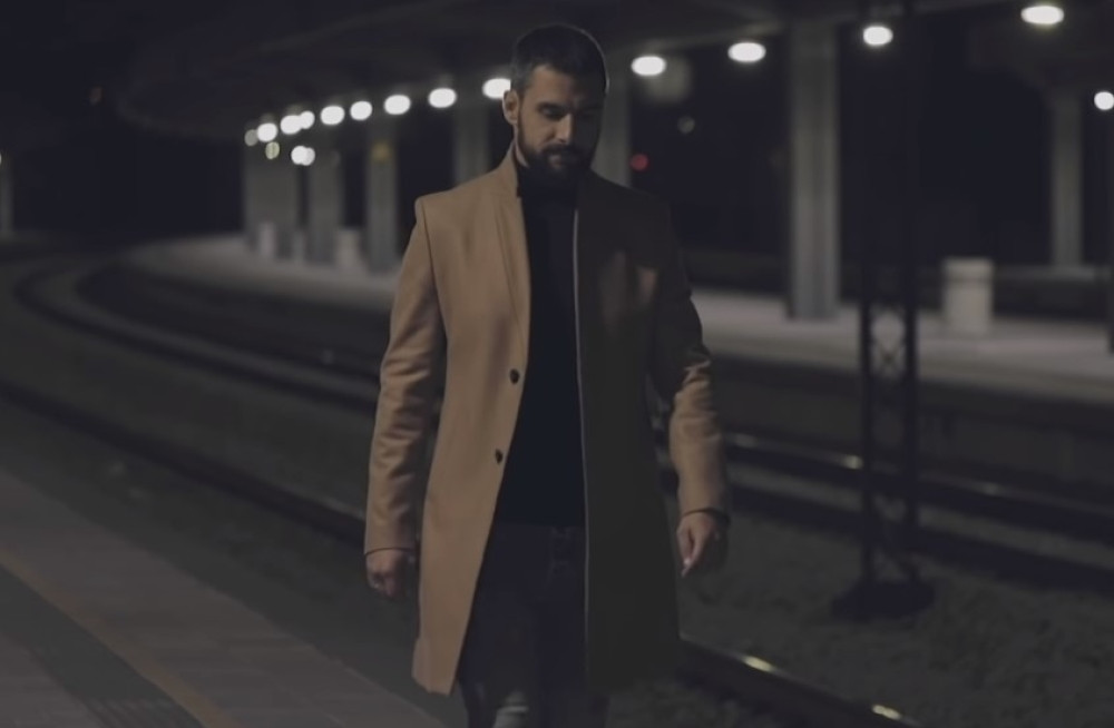 Popularni pevač je NJU upoznao na nastupu! Venčali su se, dobili dete, a ona danas toliko dobro izgleda, da mu SVI MUŠKARCI ZAVIDE