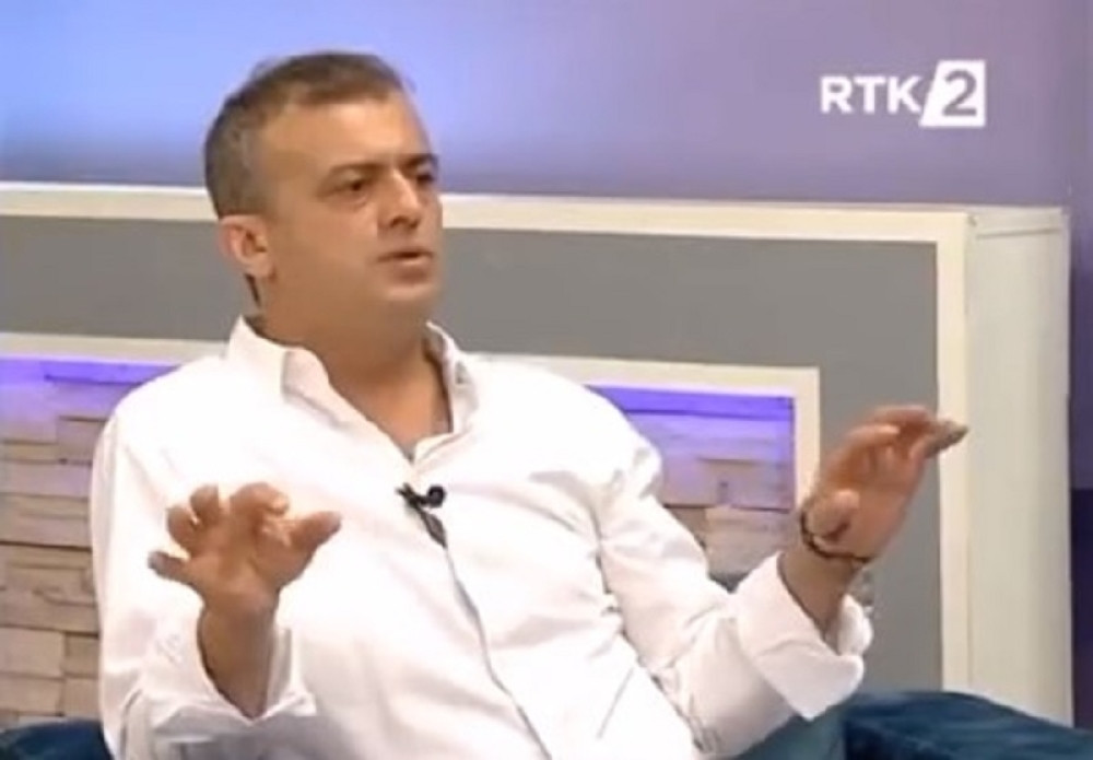 "Je*o bi te! - Čika Sergej možete tata da mi budete!!" Isplivala skandalozna Trifunovićeva prepiska!