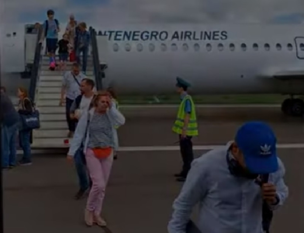 Let sa 33 crnogorskih državljana iz Budimpešte sleteo!