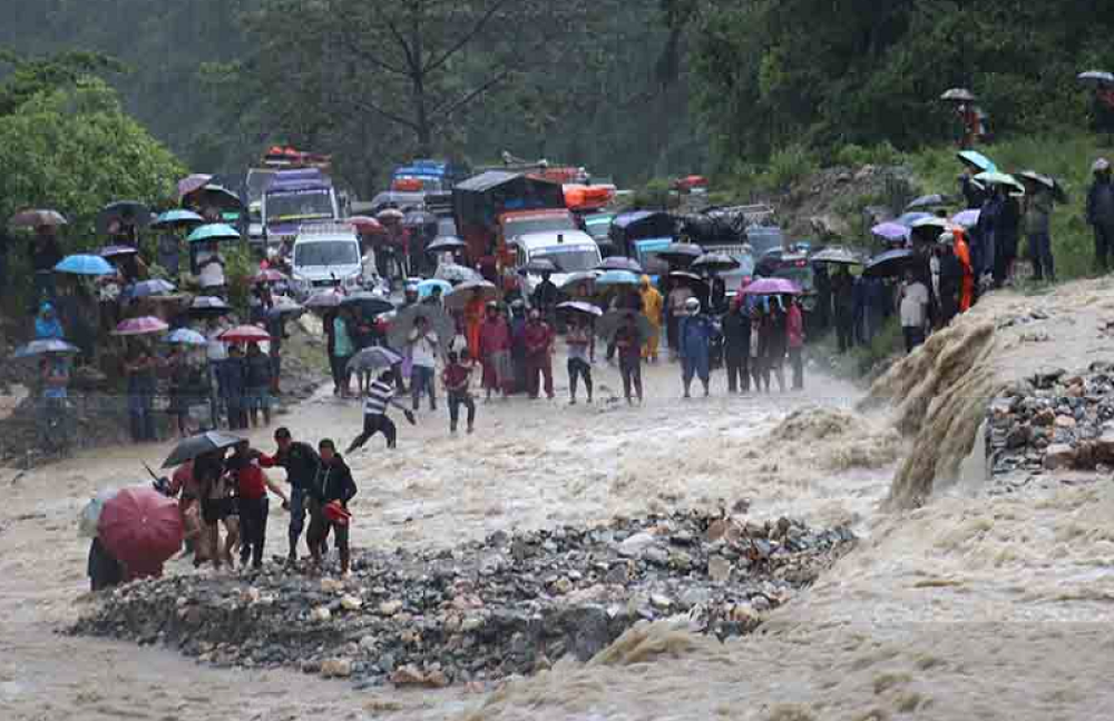 Nezapamćena katastrofa, celi gradovi pod vodom, broj mrtvih NEZAUSTAVLJIVO RASTE! (FOTO)